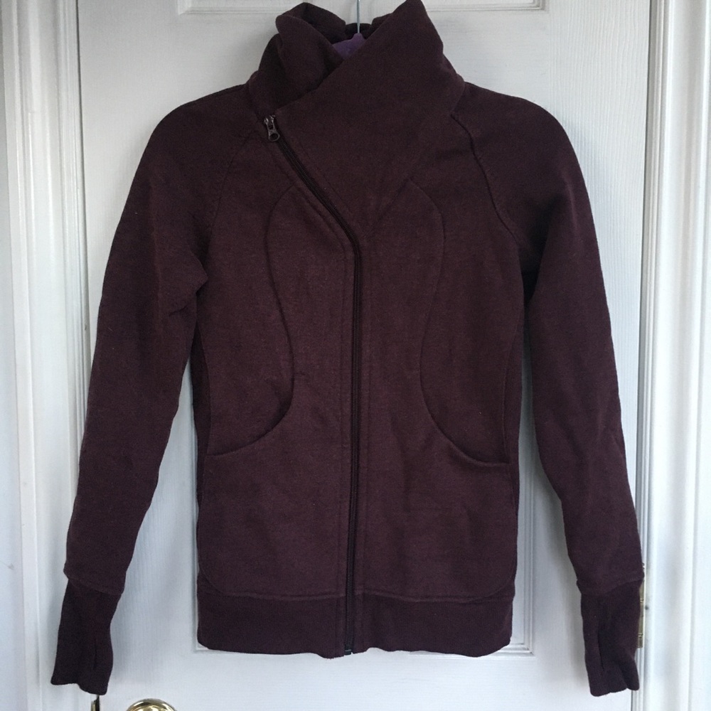 Women’s 2 Lululemon Burgundy Asymmetric Zip Warmup